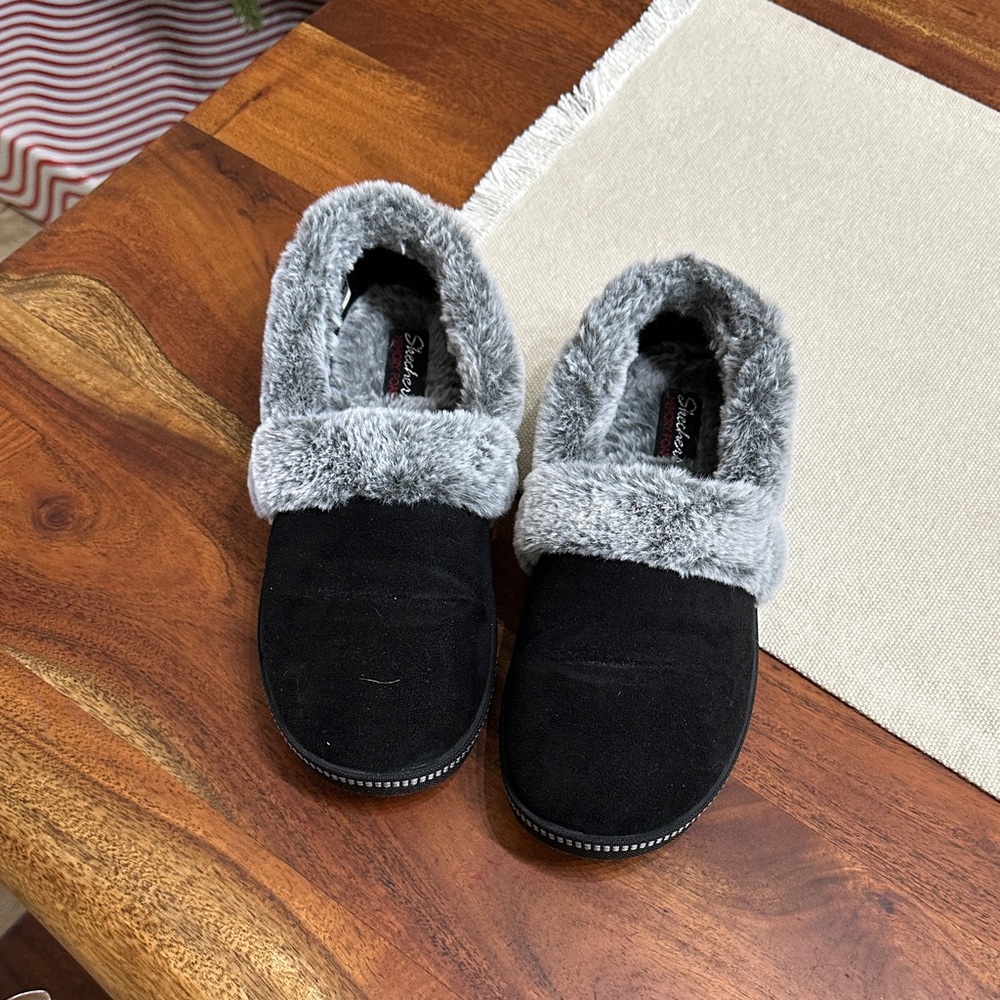 Skechers Black and Gray Women's Slippers